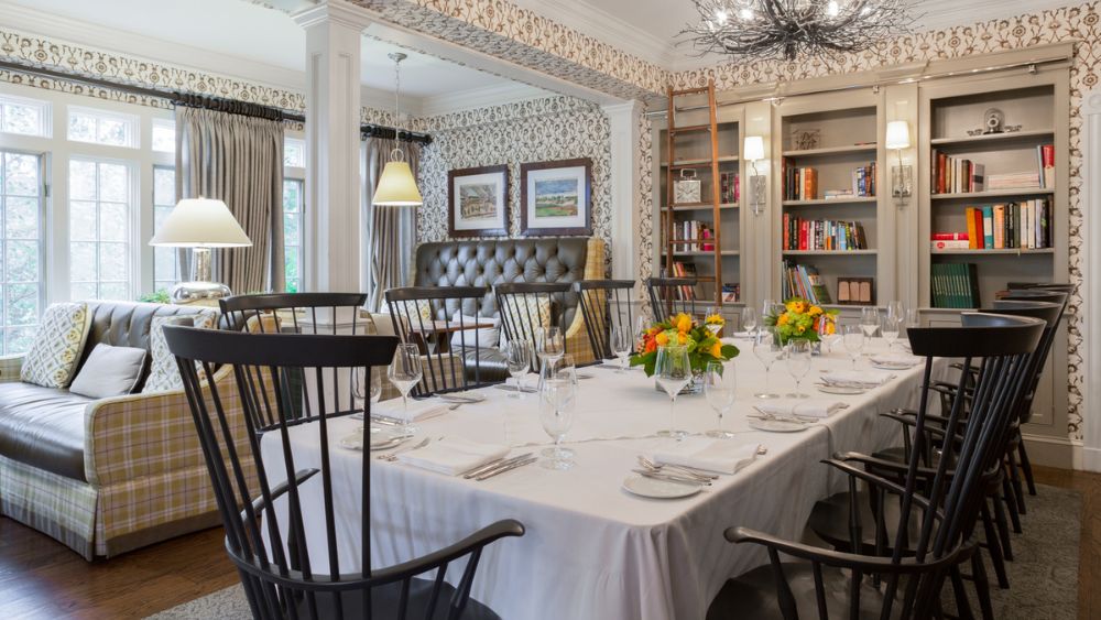 Meetings & Event table at the Inn at Hastings Park